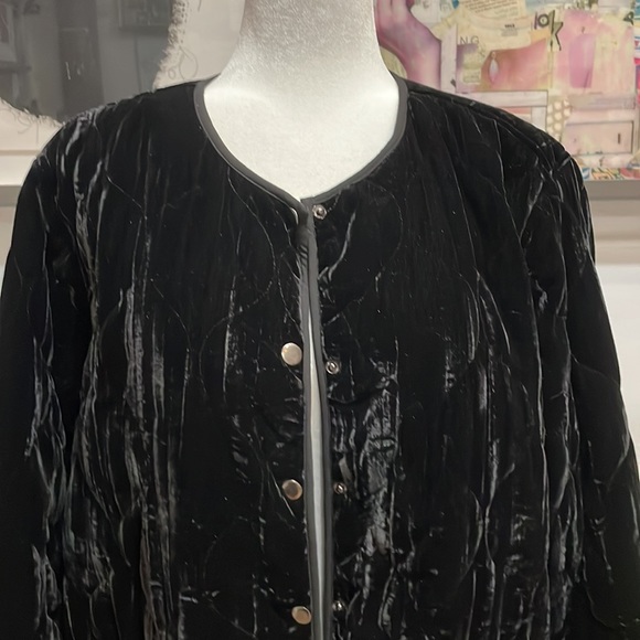 Anine Bing Long Quilted Black Crushed Velvet Coat with Snap Buttons & Padding - Picture 7 of 16